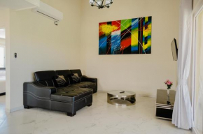 Dream Suites Aruba stunning 4-bedroom apartment